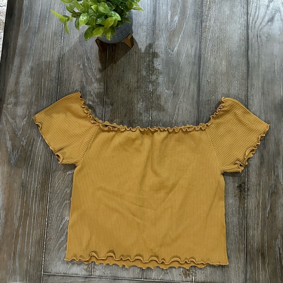Aeropostale Tops - Aeropostale Seamless Crop